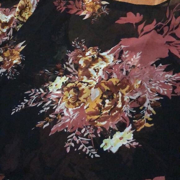 Halogen Floral Ruffle Cold Shoulder Blouse Size Large - Picture 5 of 6